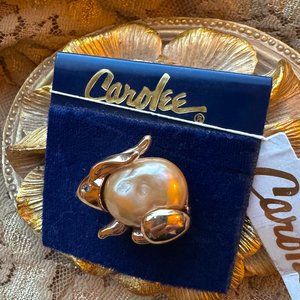 VTG NWT PIN BROACH WHIMSICAL RABBIT GOLDTONE CREAM FAUX PEARL CRYSTAL BLUE GIFT